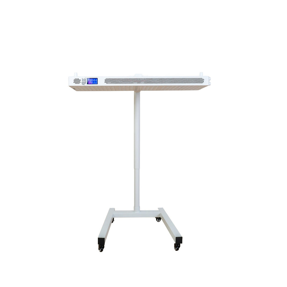 The Flow Horizon adjustable white stand with wheels holding a Radiance300 panel horizontally.